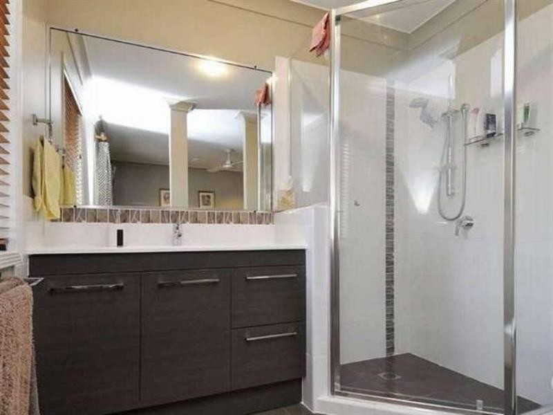 14 Kolonia Street, Pacific Pines QLD 4211