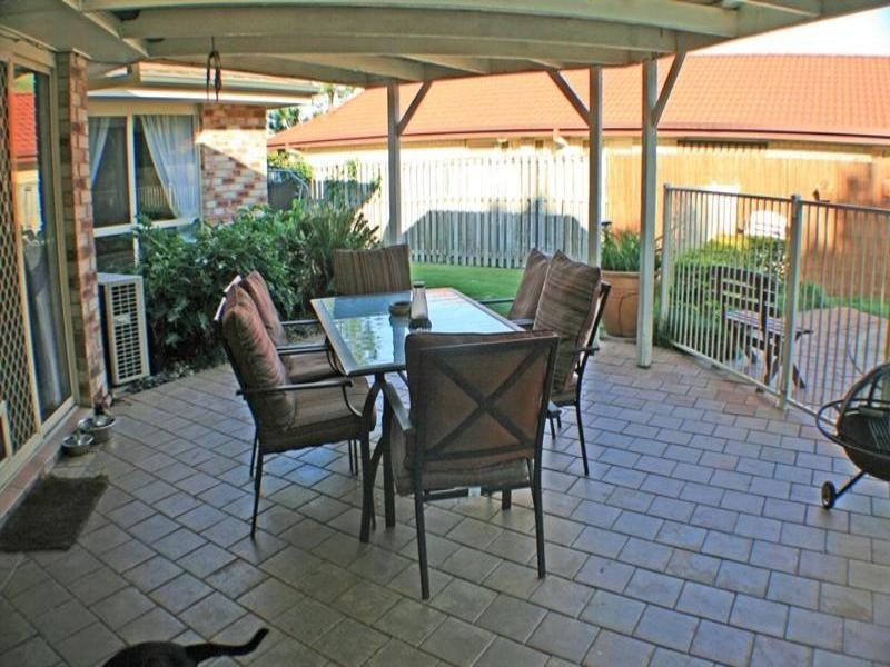 14 Kolonia Street, Pacific Pines QLD 4211