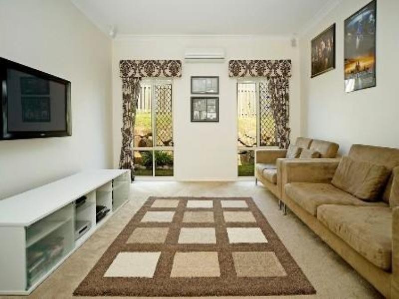 10 Gerard Street, Pacific Pines QLD 4211