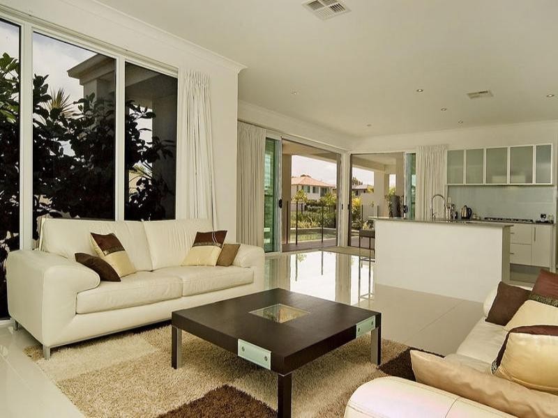 2549 Gowrie Way, Hope Island QLD 4212