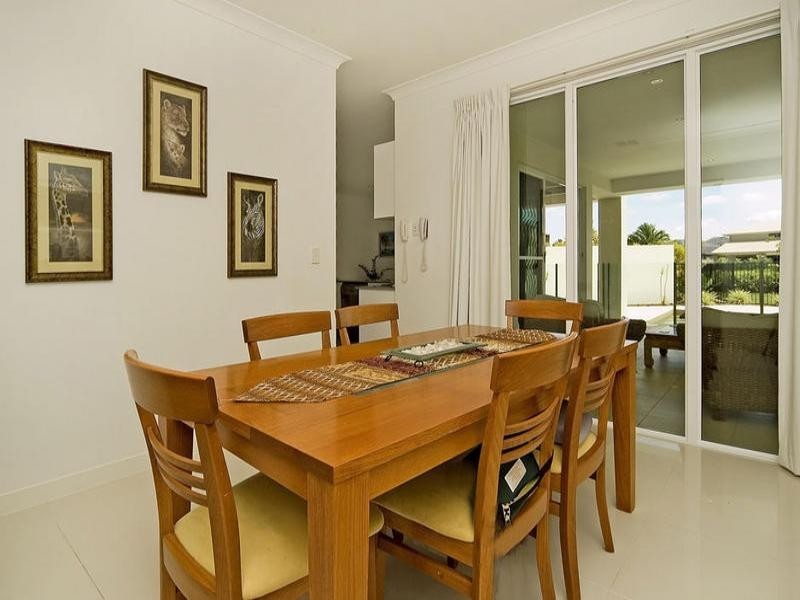 2549 Gowrie Way, Hope Island QLD 4212