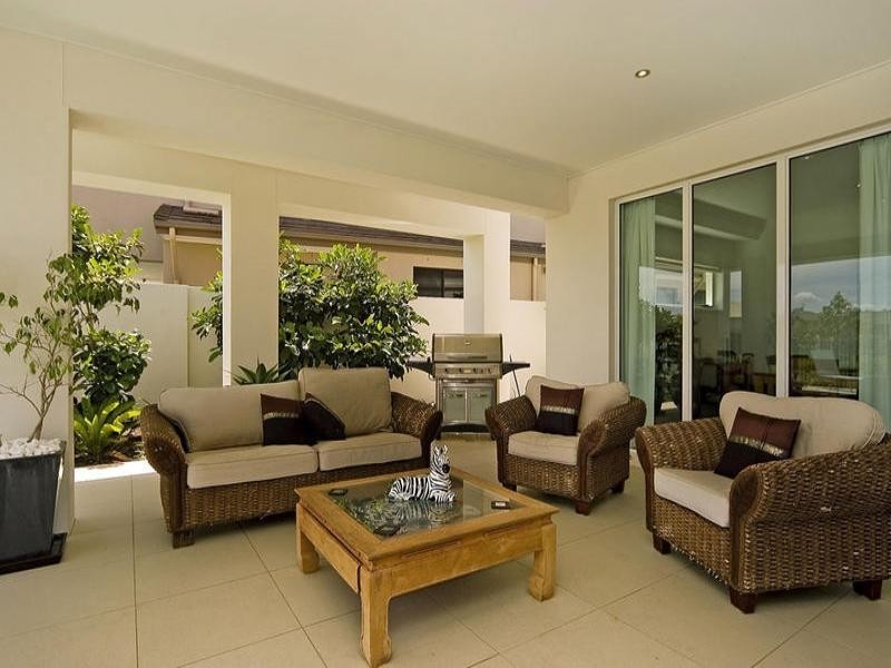 2549 Gowrie Way, Hope Island QLD 4212