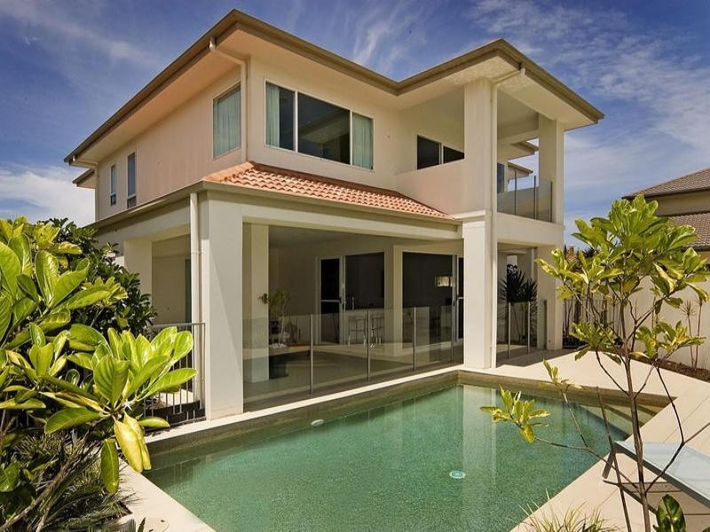 2549 Gowrie Way, Hope Island QLD 4212