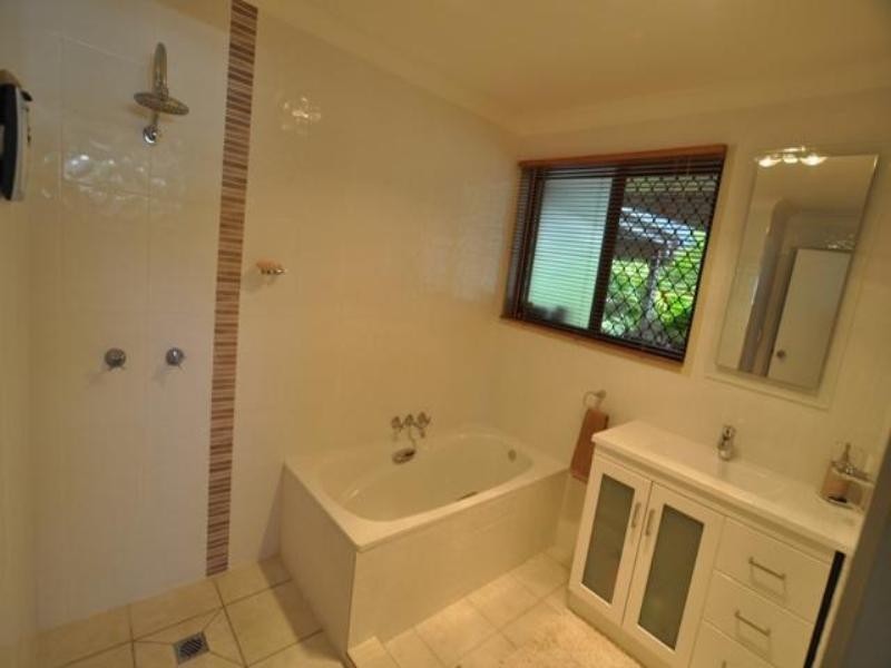 218 Discovery Drive, Helensvale QLD 4212