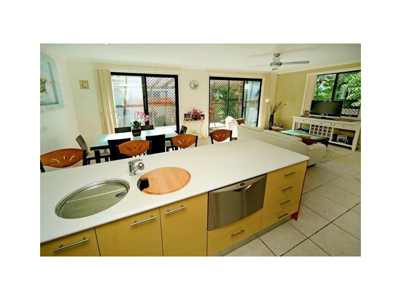 1/15 Ray Street, Runaway Bay QLD 4216