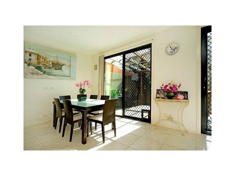 1/15 Ray Street, Runaway Bay QLD 4216