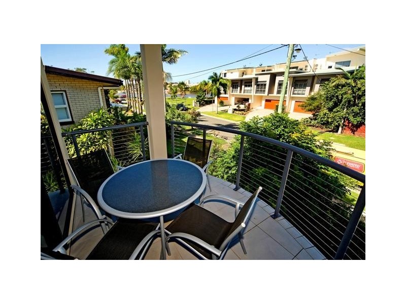 1/15 Ray Street, Runaway Bay QLD 4216