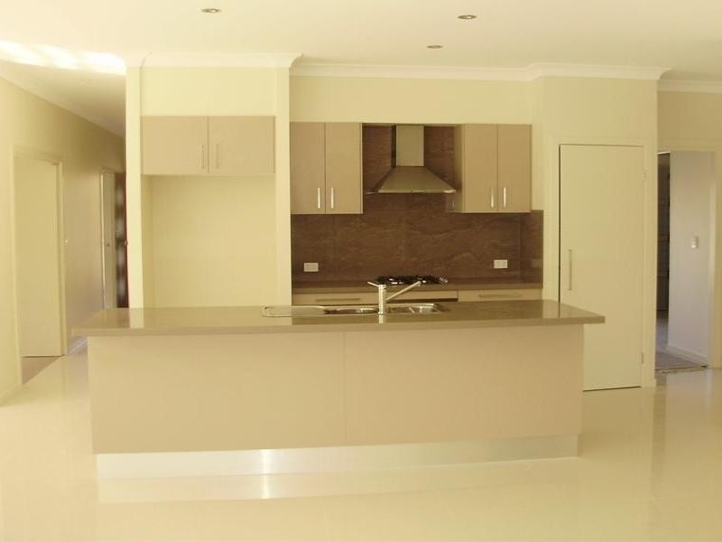 9116 Peter Senior Drive, Hope Island QLD 4212