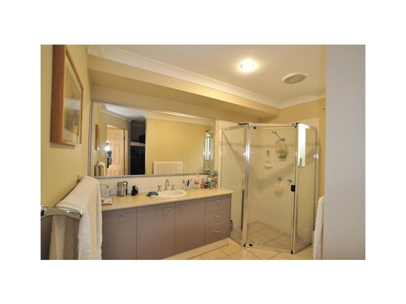 72 Regatta Avenue, Oxenford QLD 4210