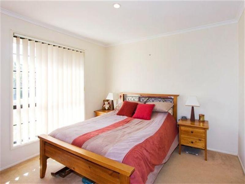 18 Blueash Crescent, Oxenford QLD 4210