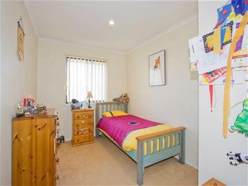 18 Blueash Crescent, Oxenford QLD 4210