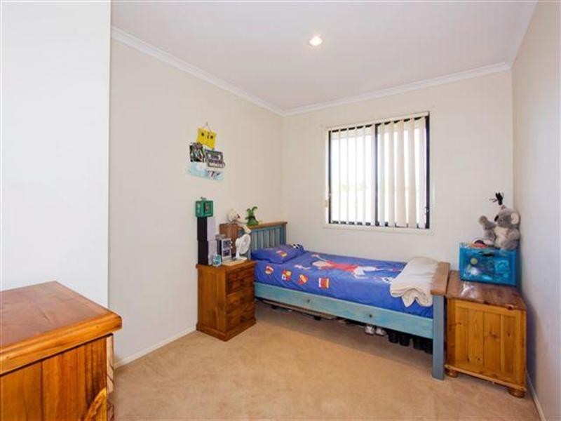 18 Blueash Crescent, Oxenford QLD 4210