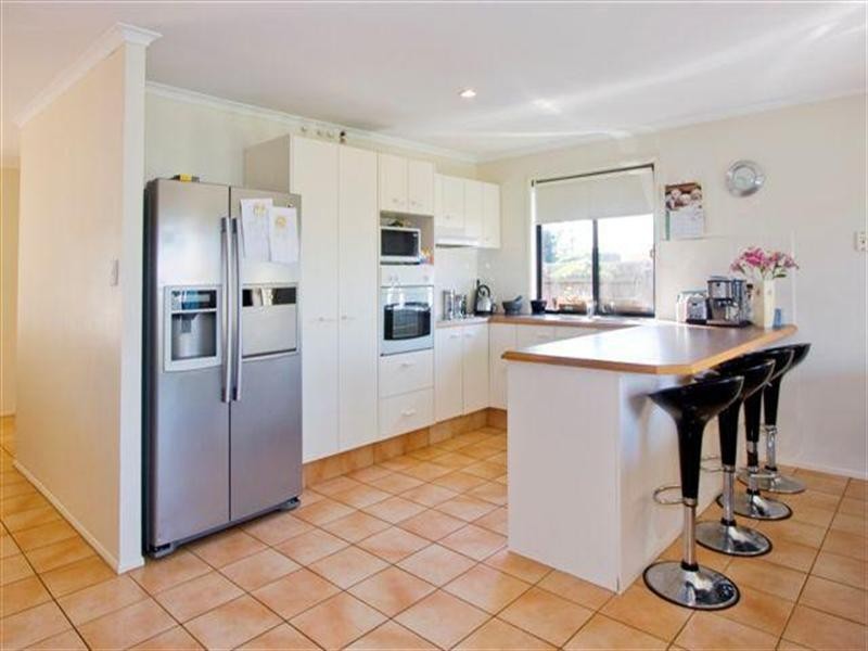 18 Blueash Crescent, Oxenford QLD 4210