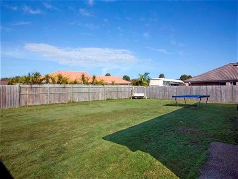 18 Blueash Crescent, Oxenford QLD 4210