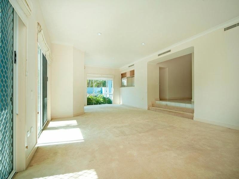 5312 Marine Drive North, Hope Island QLD 4212