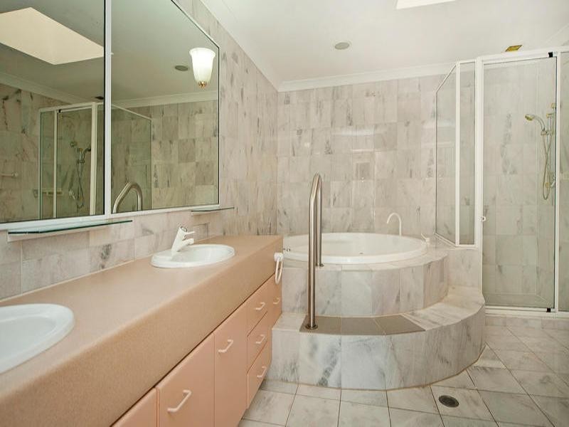 5312 Marine Drive North, Hope Island QLD 4212