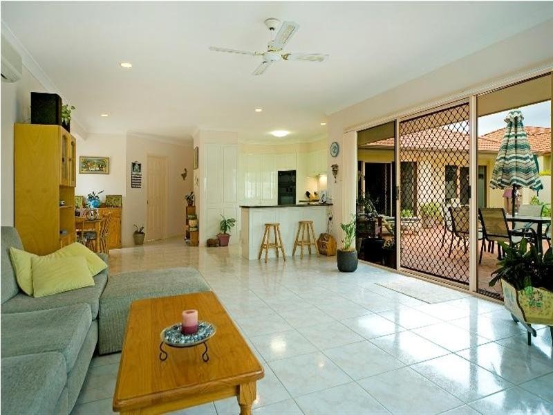 6 Parkwater Point, Helensvale QLD 4212