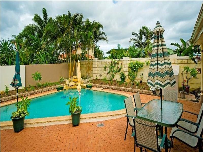 6 Parkwater Point, Helensvale QLD 4212