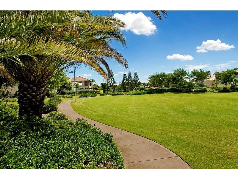 2537 Gracemere Circuit West, Hope Island QLD 4212