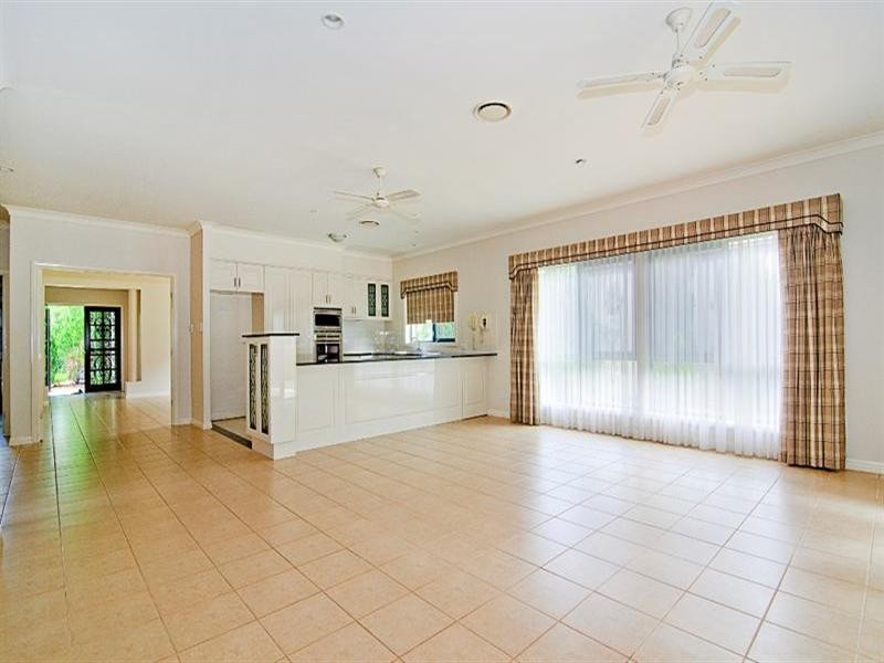 2006 Gracemere Gardens Circuit, Hope Island QLD 4212