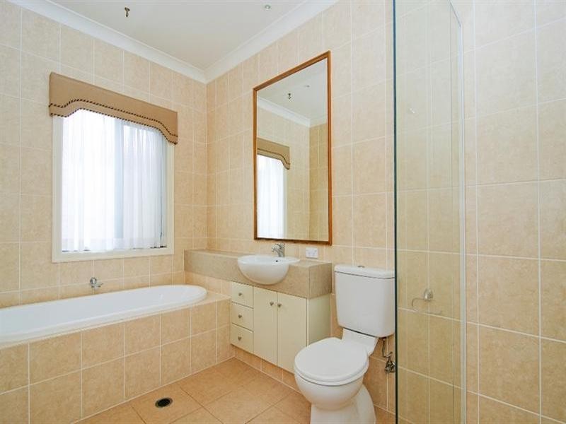 2006 Gracemere Gardens Circuit, Hope Island QLD 4212