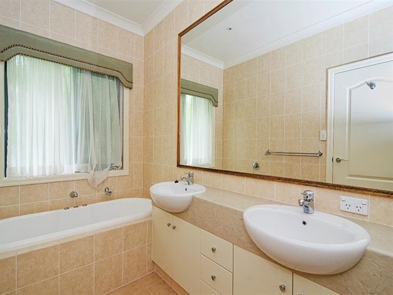 2006 Gracemere Gardens Circuit, Hope Island QLD 4212