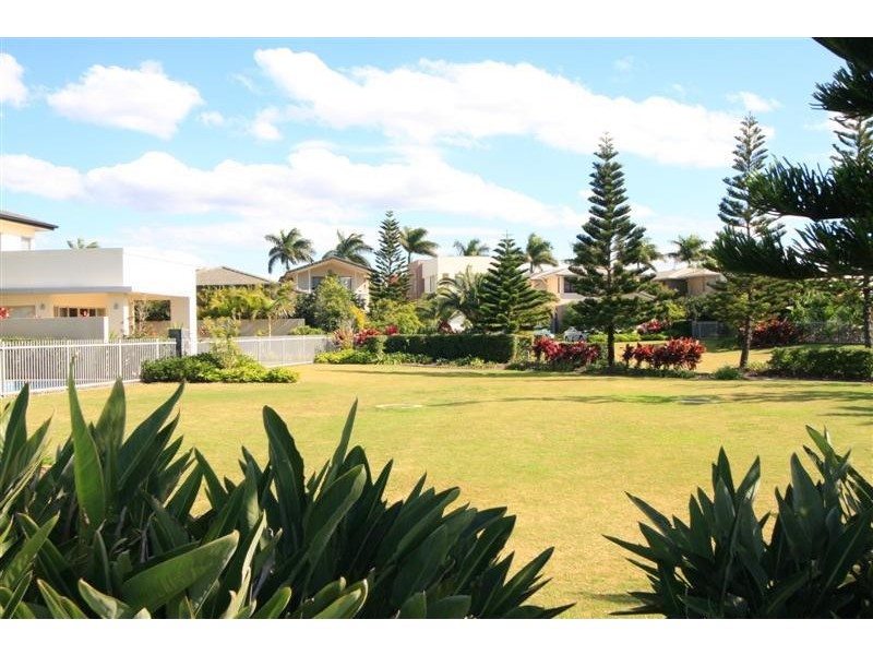 6112 Bolsena Circuit, Hope Island QLD 4212