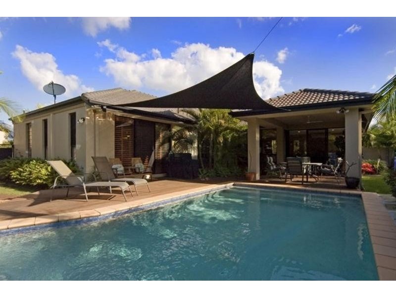 4 Eastside Esplanade, Helensvale QLD 4212