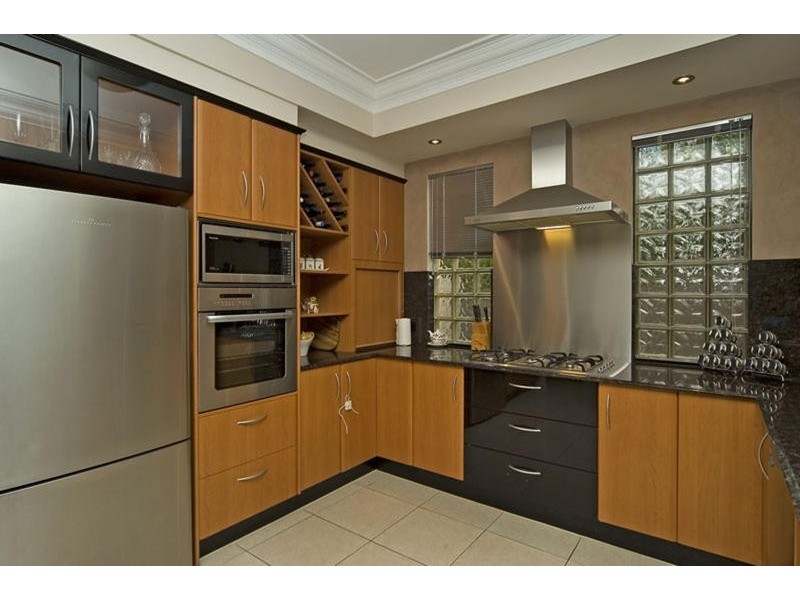 4 Eastside Esplanade, Helensvale QLD 4212