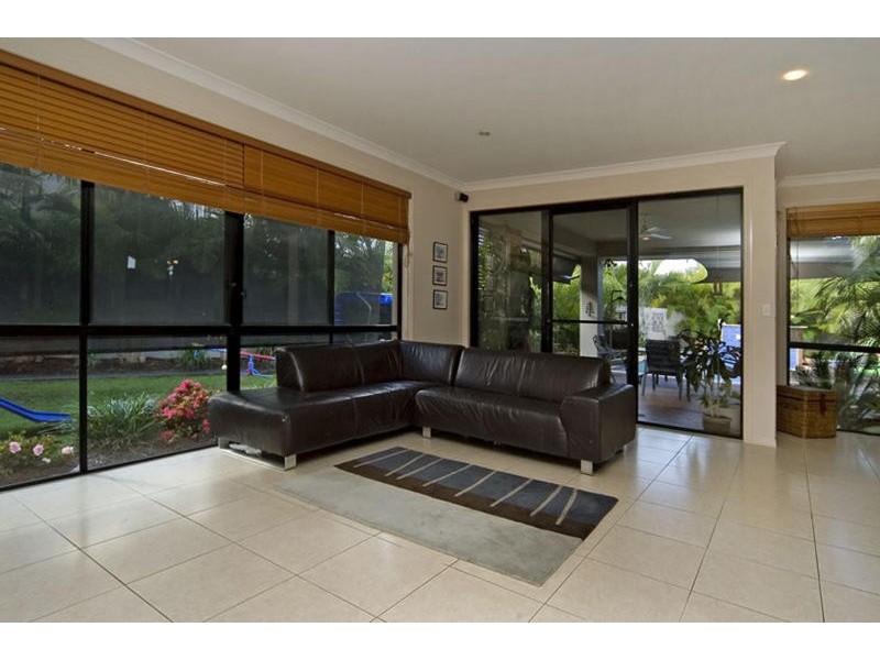 4 Eastside Esplanade, Helensvale QLD 4212