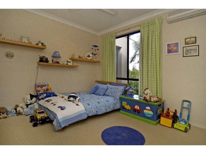 4 Eastside Esplanade, Helensvale QLD 4212