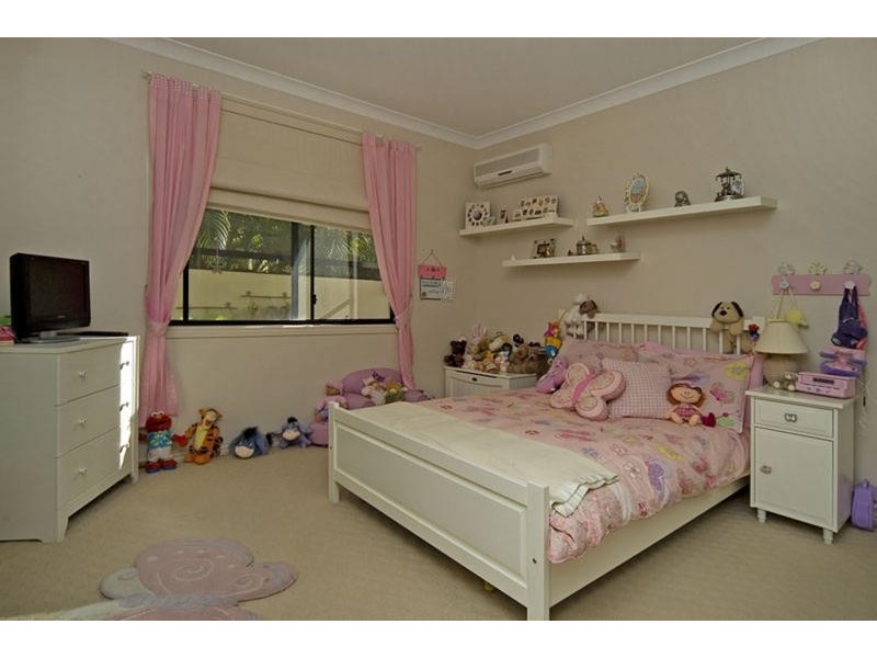 4 Eastside Esplanade, Helensvale QLD 4212