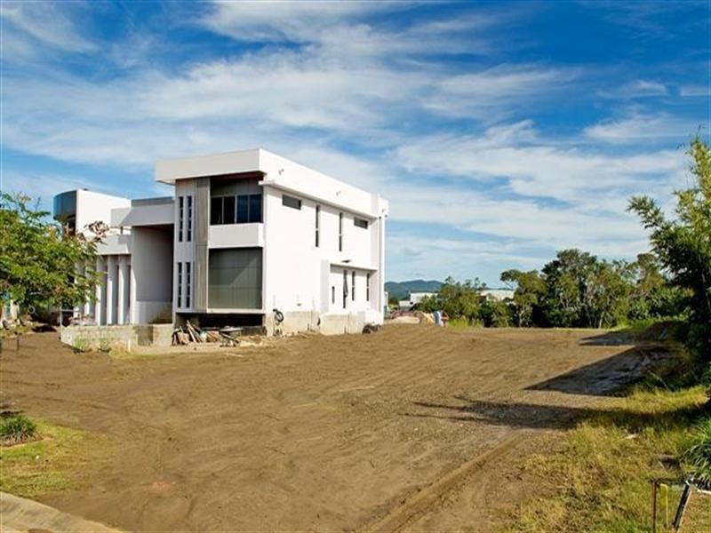 2335 Cressbrook Drive, Hope Island QLD 4212
