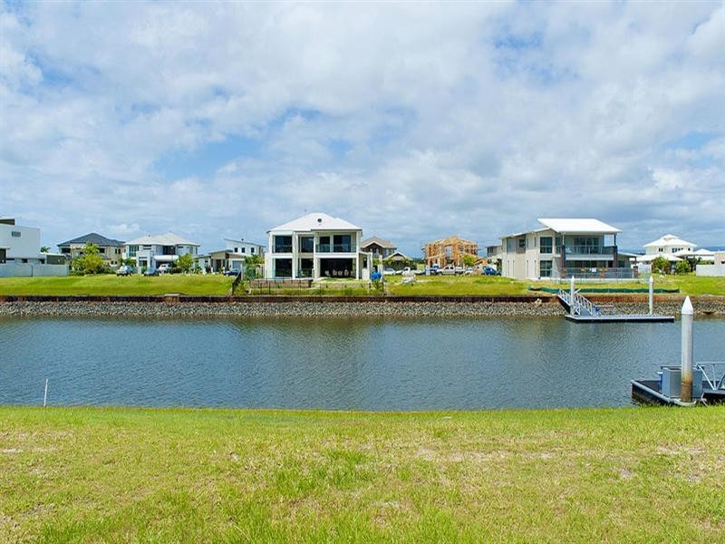 17 Marina Parade, Jacobs Well QLD 4208