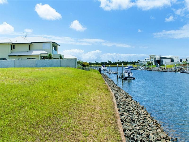 17 Marina Parade, Jacobs Well QLD 4208