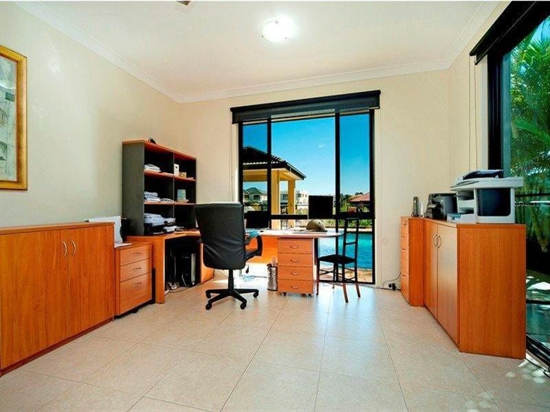 2152 Beaufort Way, Hope Island QLD 4212