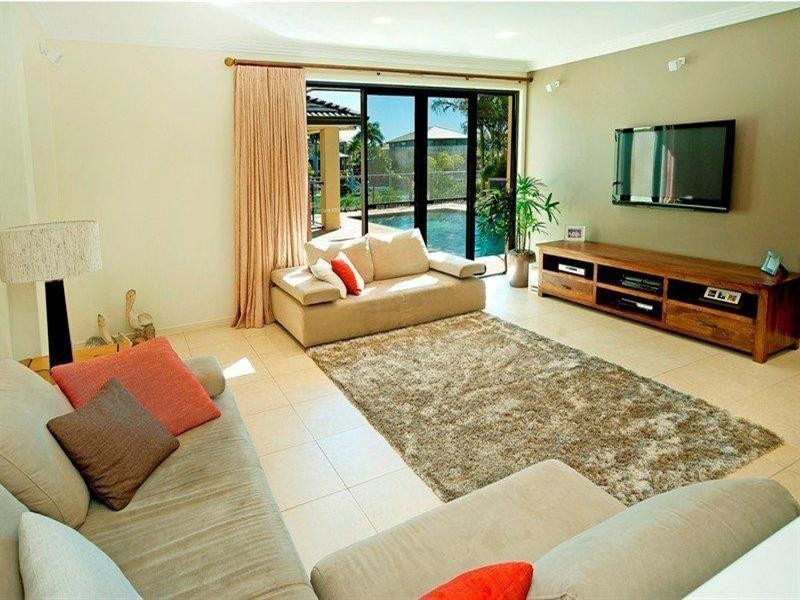 2152 Beaufort Way, Hope Island QLD 4212