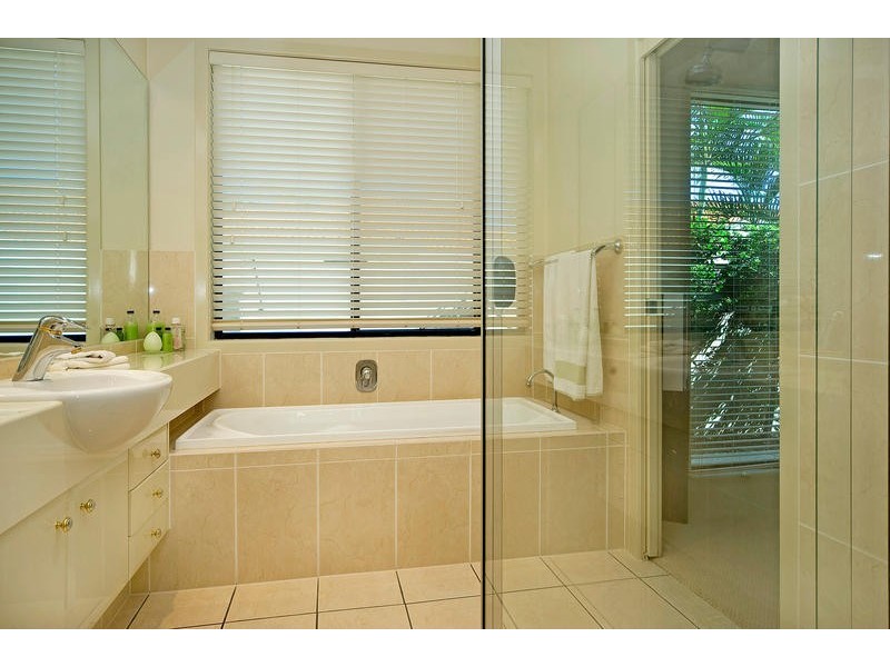 3155 Riverleigh Drive, Hope Island QLD 4212