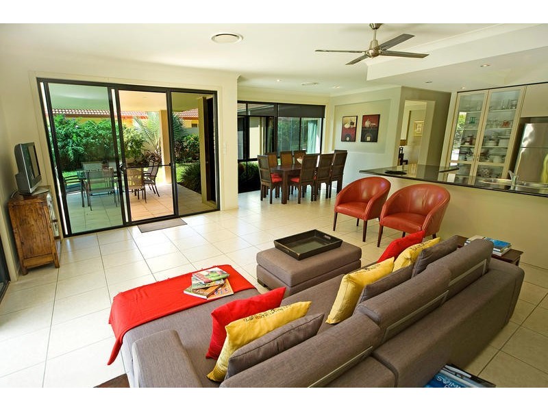 3155 Riverleigh Drive, Hope Island QLD 4212