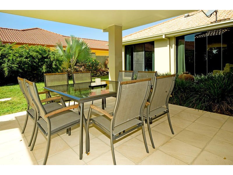 3155 Riverleigh Drive, Hope Island QLD 4212