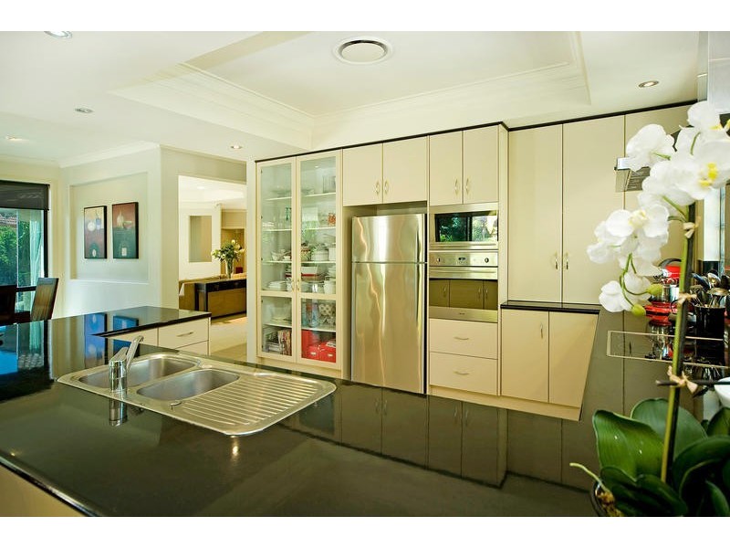 3155 Riverleigh Drive, Hope Island QLD 4212