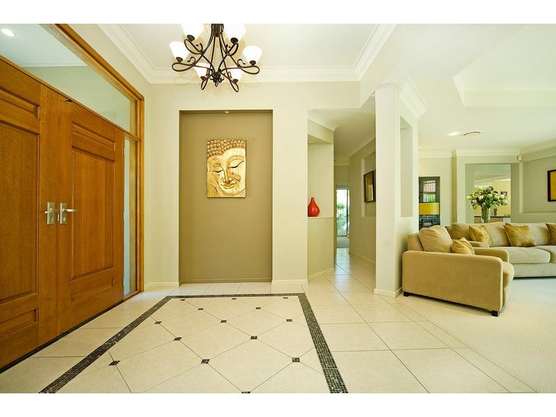 3155 Riverleigh Drive, Hope Island QLD 4212