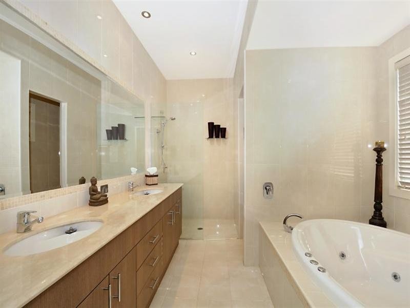 17 Gwydir Court, Helensvale QLD 4212