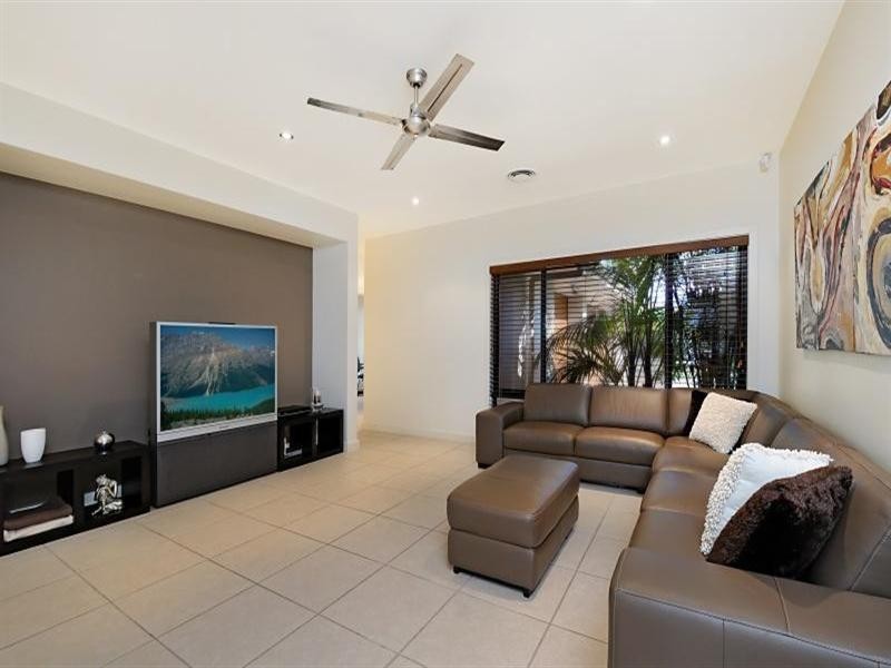 17 Gwydir Court, Helensvale QLD 4212