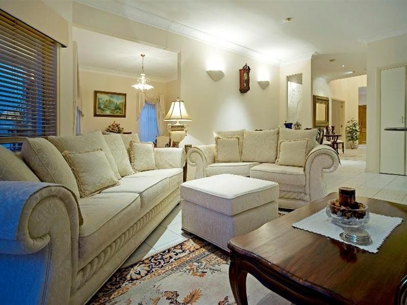 8220 Magnolia Drive West, Hope Island QLD 4212