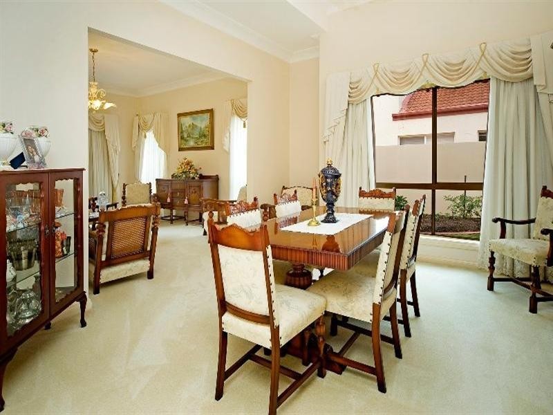 8220 Magnolia Drive West, Hope Island QLD 4212