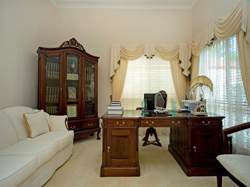 8220 Magnolia Drive West, Hope Island QLD 4212