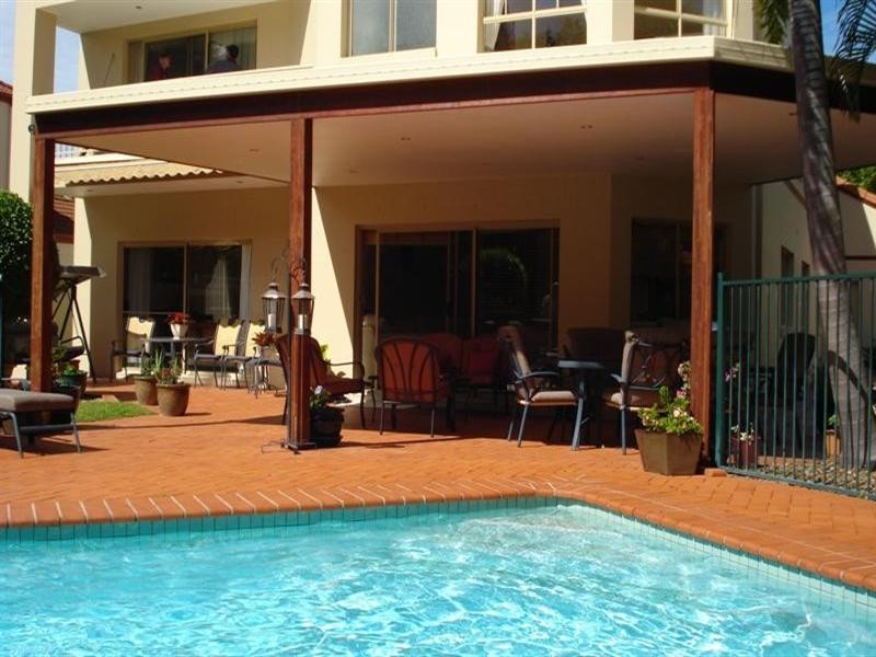 8220 Magnolia Drive West, Hope Island QLD 4212