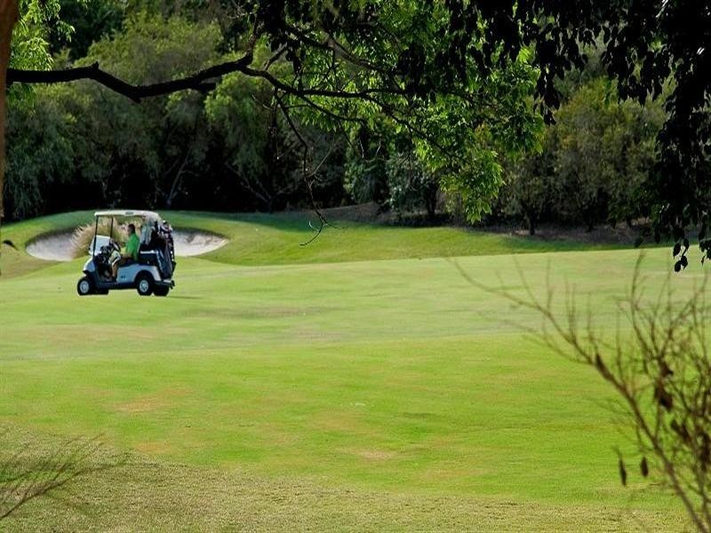 8220 Magnolia Drive West, Hope Island QLD 4212