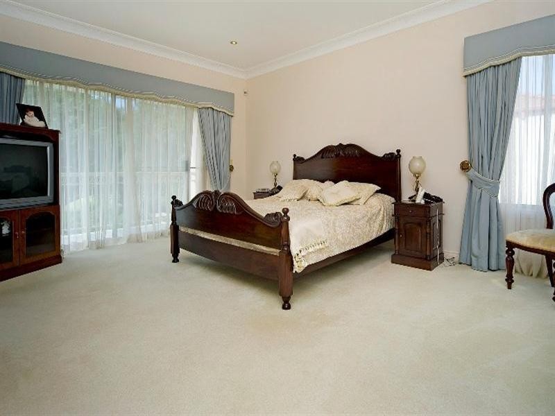 8220 Magnolia Drive West, Hope Island QLD 4212